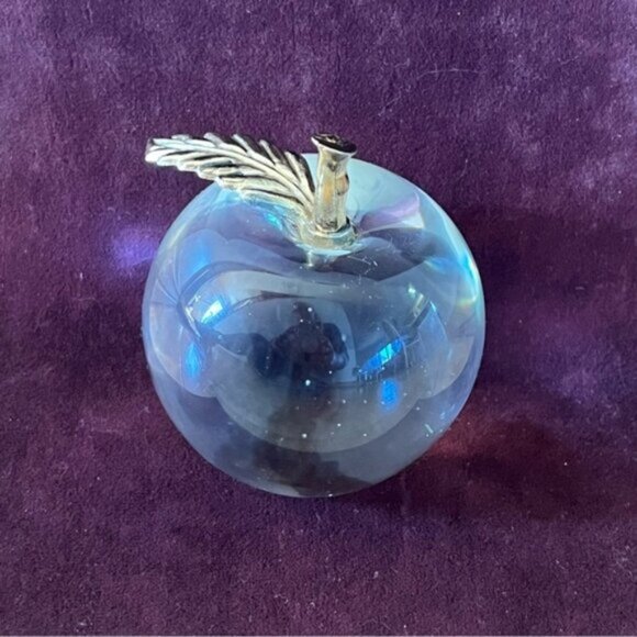 Vintage Clear Glass Apple Paperweight With Golf Metal Leaf - Picture 3 of 10